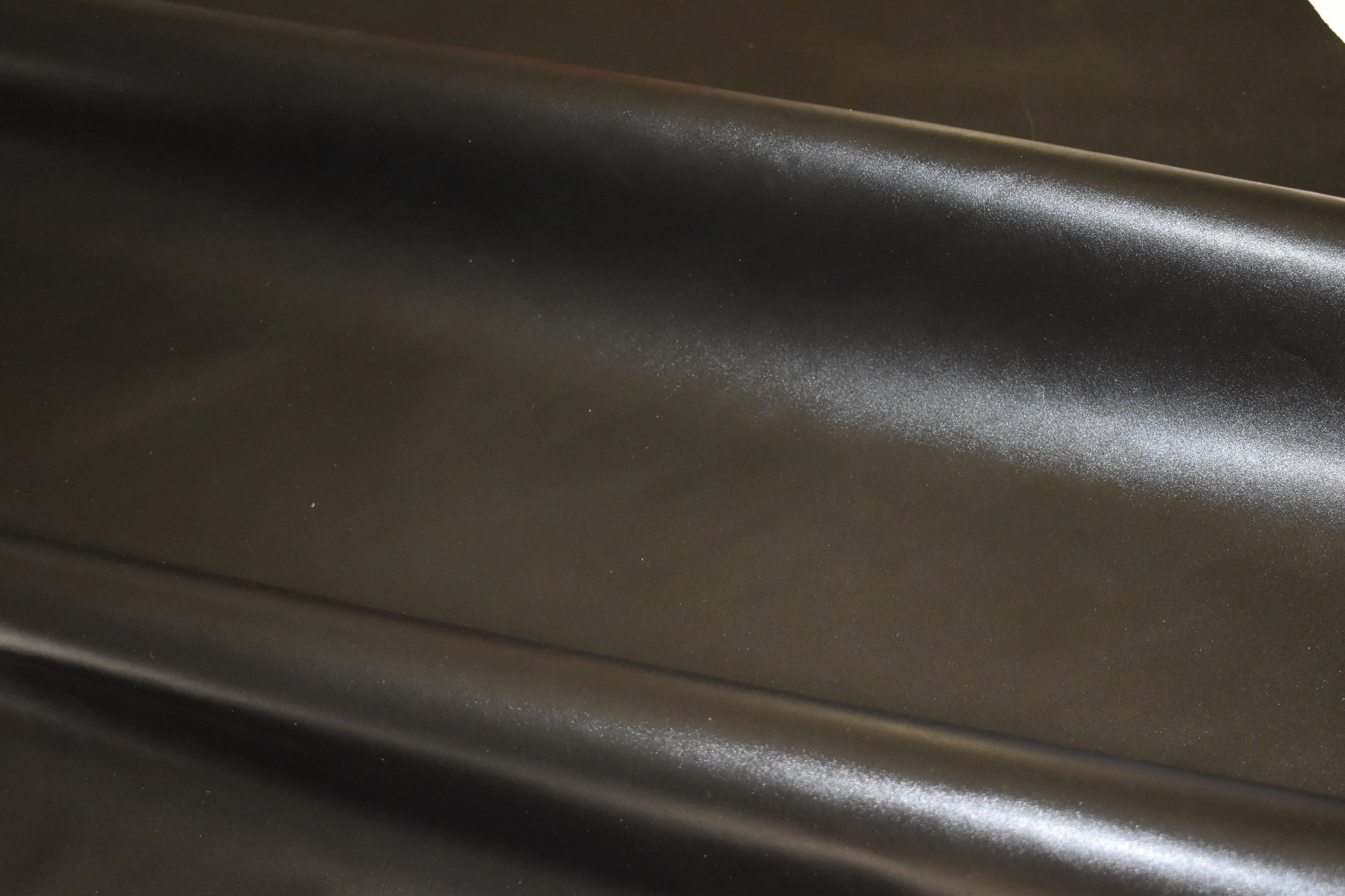 Smooth Cow Grain leather with Pointed and Round hand, ideal for Footwear and Leather goods