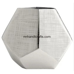 Best Standard Quality Metal Steel Iron Copper Antique Vintage Luxury Modern Unique Latest Metal Vase For Restaurant Flowers Vase