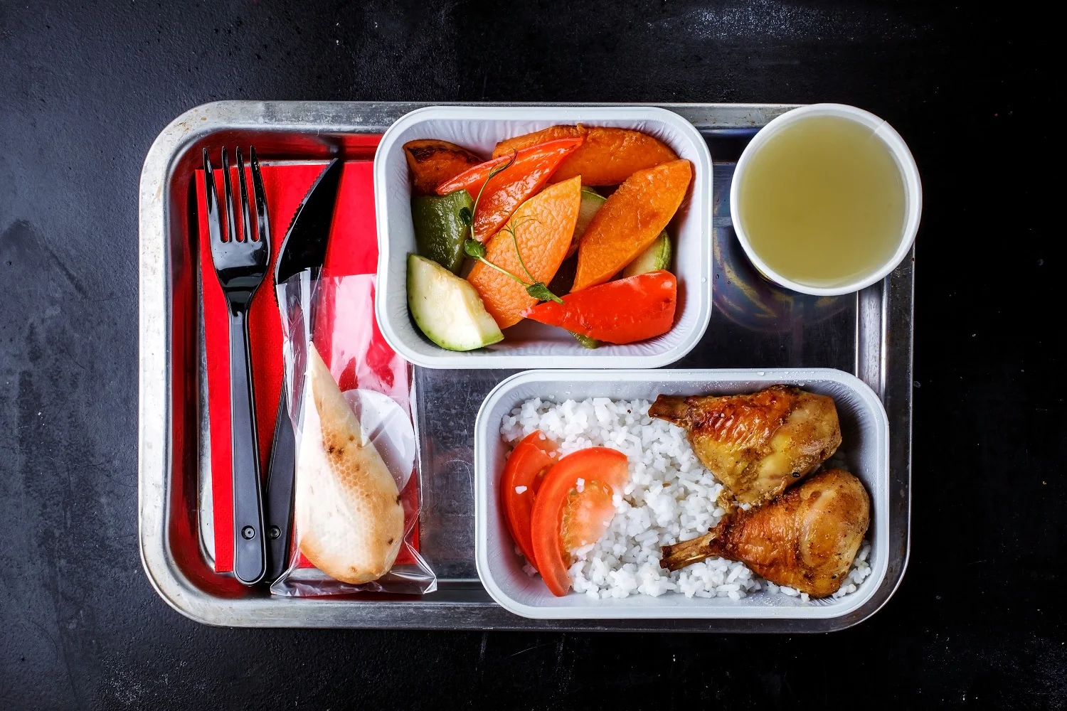 Disposable Aluminum Foil Airline Food Tray 280 ml / 9,47 fl.oz. top 135 x 100 mm  / 5,31 x 3,94 inch, height 31 mm / 1,22 inch