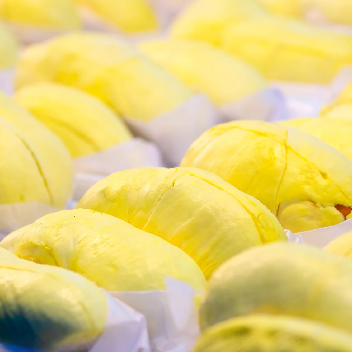 Peeled fresh durians Clean good taste Fresh Durian Monthong Premium specially selected Fresh durian from thailand